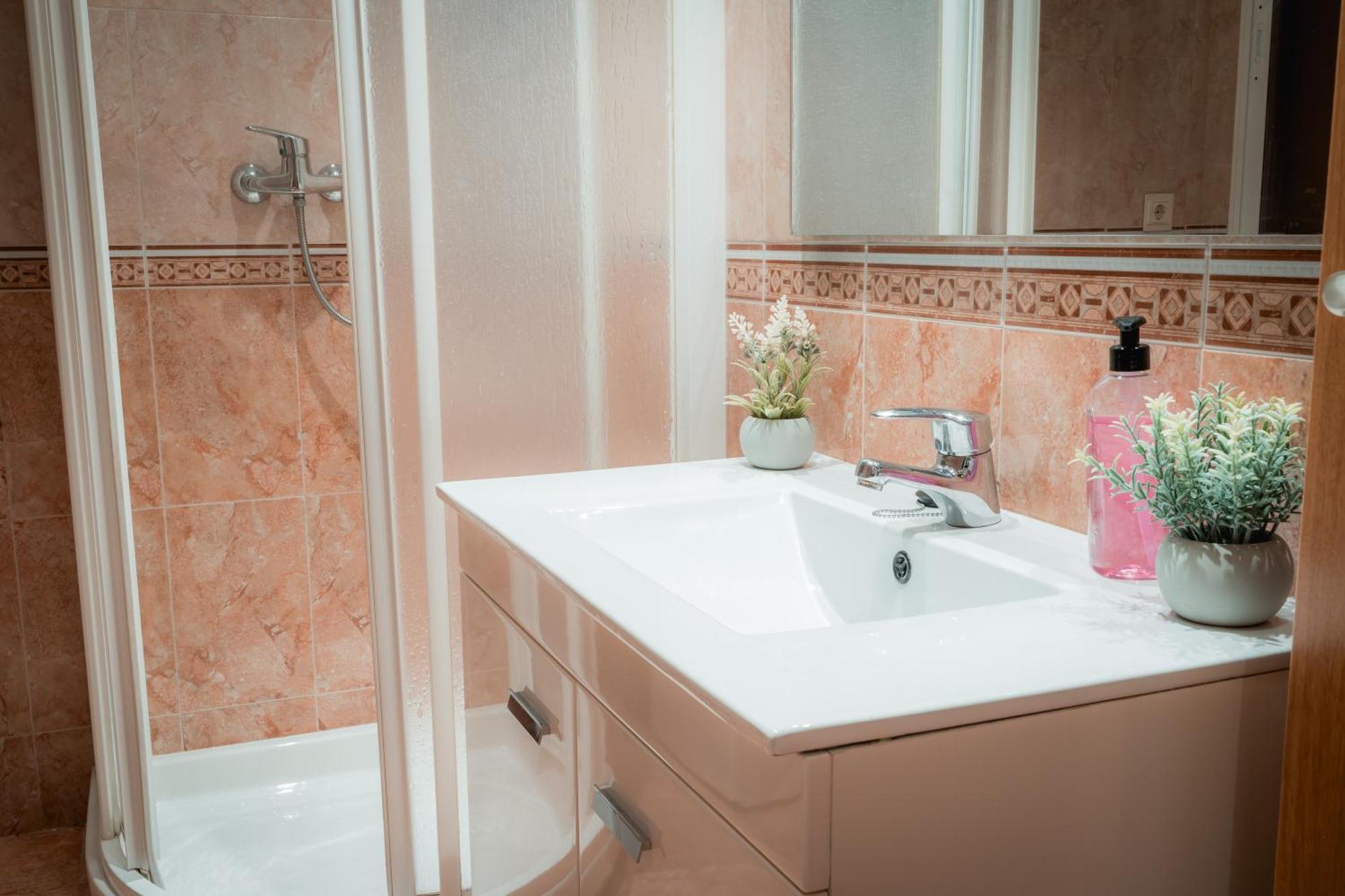 Ibericabeds Figares Apartment Granada Luaran gambar